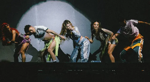 Flavia Laos se roba el show en concierto Flavia Laos se roba el show en concierto