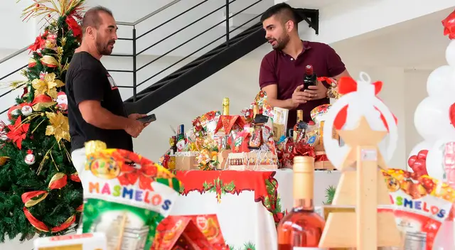 Aprovecha las fechas navideñas para potenciar tu negocio. Aprovecha las fechas navideñas para potenciar tu negocio.