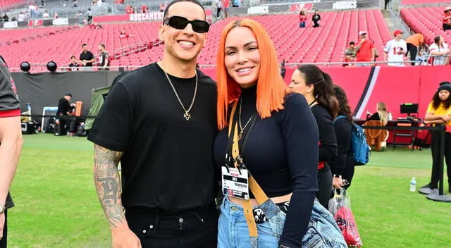 Daddy Yankee y su esposa Mireddys González.  