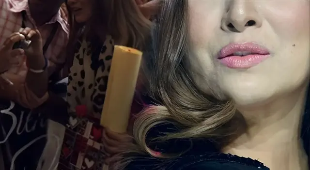 Esposo de famosa cantante le habría sido infiel con mujer de su club de fans y hasta le pagaba cirugías.