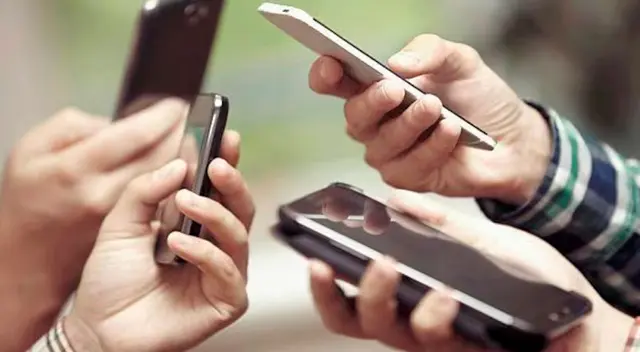 Fin de los teléfonos celulares estaría más cerca de lo pensado par Bill Gates.