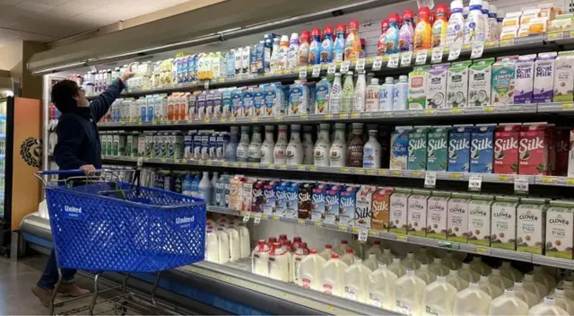 Una reconocida marca de leche en EE. UU. fue retirada por la FDA por riesgo de efectos adversos temporales, aunque el peligro grave es bajo.