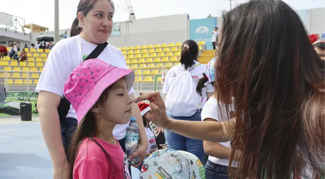 Recomiendan usar bloqueador incluso en días nublados o después del contacto con el agua.