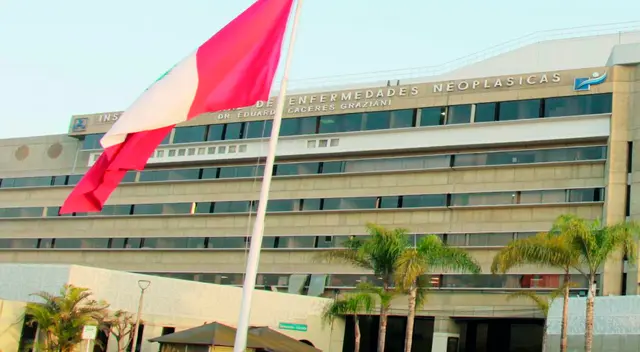 Niño de San Juan de Lurigancho  necesita ayuda para renovar su prótesis ocular.