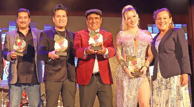 Leslis Shaw y Deyvis Orosco fueron los ganadores de la noche.