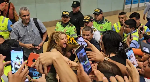 Shakira en Lima: Así fue su EMOCIONANTE llegada al aeropuerto Jorge Chávez que ENLOQUECIÓ a fans