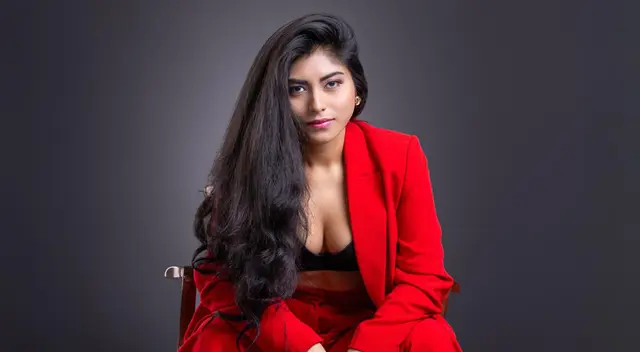 Cantante Giannely Hidalgo habla fuerte y claro.