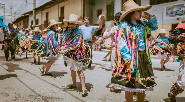 Este mes los peruanos disfrutan del carnaval en diversas ciudades del país. Este mes los peruanos disfrutan del carnaval en diversas ciudades del país.