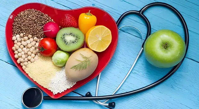 ¿Sabías que algunos alimentos pueden reducir el riesgo de aterosclerosis? Conoce cuáles son y cómo incluirlos