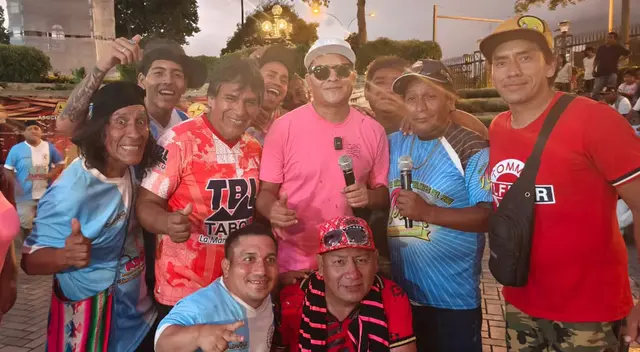 Chino Risas se dio baño de popularidad en el Parque Universitario. Chino Risas se dio baño de popularidad en el Parque Universitario.