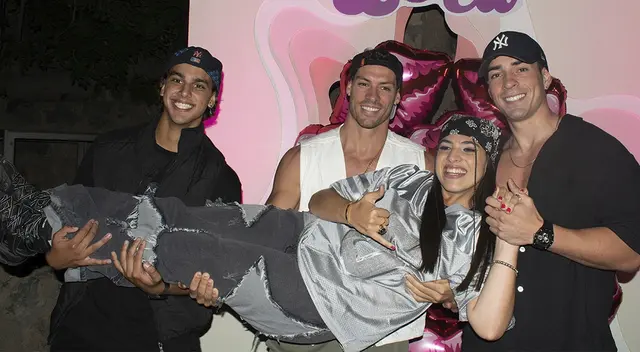 Atina estrenó sus dos nuevos temas