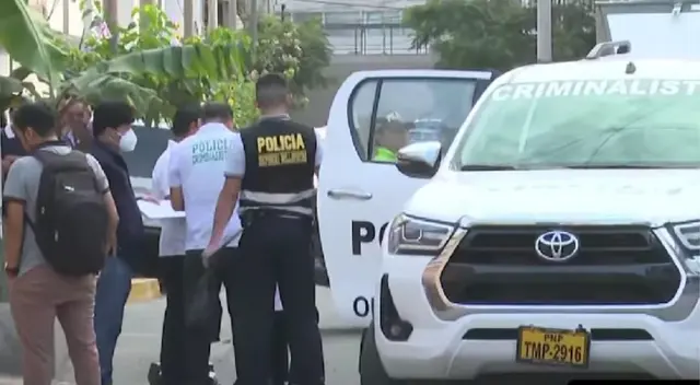 Policía sería parte de la banda criminal que robó el lingote de oro en el Callao. Policía sería parte de la banda criminal que robó el lingote de oro en el Callao.