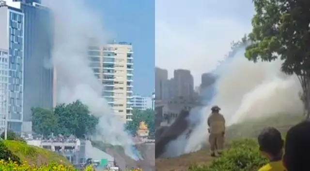 El terrible incendio se reportó alrededor de la 1:40 p. m. en el parque contiguo a Larcomar, en la zona de la Costa Verde en Miraflores.