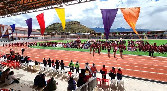 Polideportivo moderno en la I.E. Mariano Melgar de Ayaviri
