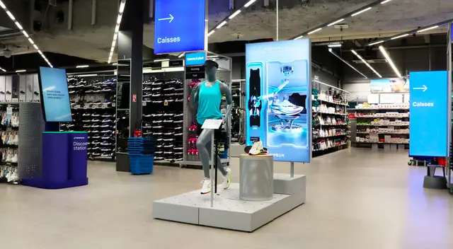 Competencia directa de Nike y Adidas cerrará sus tiendas en Francia. Competencia directa de Nike y Adidas cerrará sus tiendas en Francia.