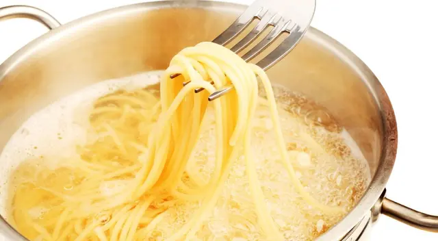 Las autoridades sanitarias han alertado sobre un lote de fideos sabor gamba de Asia Green Garden, vendido en Aldi, que contiene restos de crustáceos.