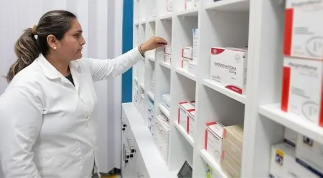 Famosa cadena de farmacias anuncia su bancarrota definitiva.