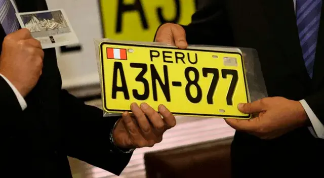 Cambio de placas vehiculares será OBLIGATORIO en el Perú. Cambio de placas vehiculares será OBLIGATORIO en el Perú.