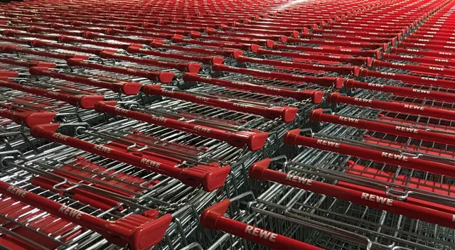 Supermercado cierra sucursales y desata despidos masivos. Supermercado cierra sucursales y desata despidos masivos.