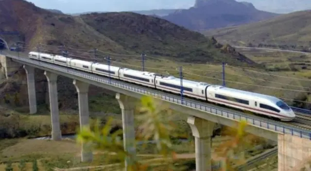 El Tren Bioceánico Perú - Brasil contará con 100 vagones de 80 toneladas y realizará hasta cinco viajes por día.