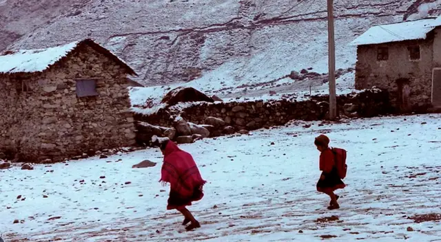 Más de 300 escolares afectados por heladas en Huancavelica, Puno y otras regiones