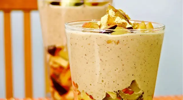 Descubre por qué el yogur de almendras o coco puede ser una mejor opción para tu salud digestiva.