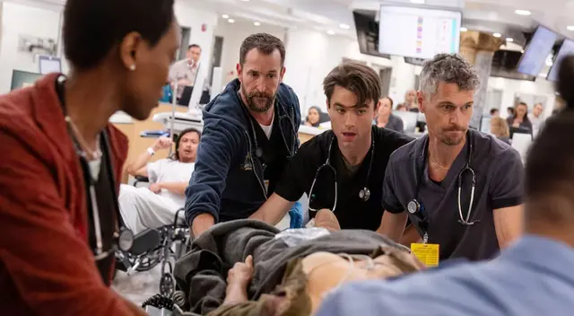 Serie narra la realidad que atraviesan médicos en los hospitales.