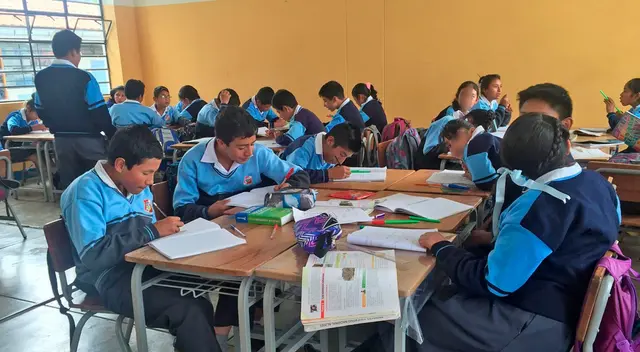 Conoce si este lunes 07 de julio se suspenden las clases por el Día del Maestro en Perú.