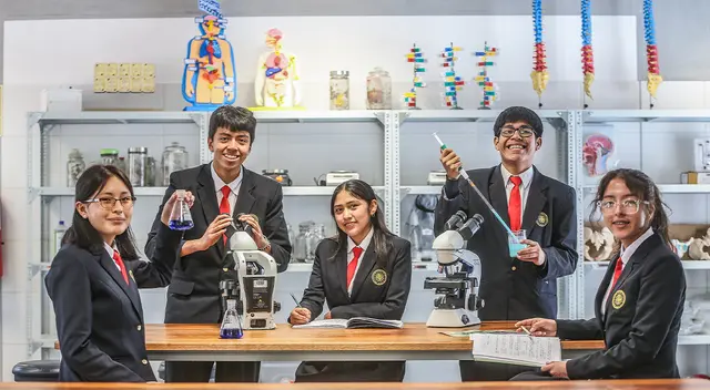 Ministro de Educación sella alianza en París para mejorar el COAR.