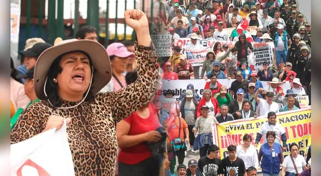 CIVA suspende hoy rutas a Tacna y Arequipa por paro minero CIVA suspende hoy rutas a Tacna y Arequipa por paro minero