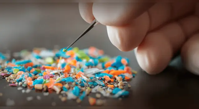 Los microplásticos ya están presentes en el semen y el líquido folicular, según científicos.