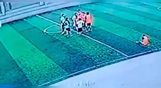 Joven futbolista pierde la vida tras recibir violenta patada de rival en la cabeza en pleno partido en Cajamarca Joven futbolista pierde la vida tras recibir violenta patada de rival en la cabeza en pleno partido en Cajamarca
