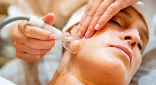 Piden suspender urgente el tratamiento para el acné más usado por ser ilegal y riesgoso