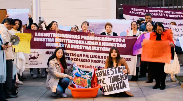 Nutricionistas protestan contra arbitrariedades del Consejo Nacional