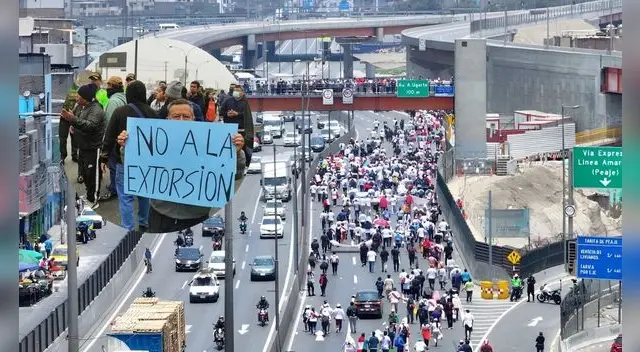 Paro de transportistas en Lima 24 y 25 de julio. Paro de transportistas en Lima 24 y 25 de julio.