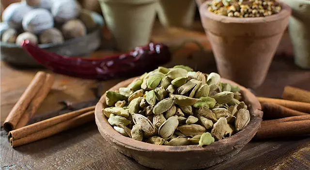 Mejora tu digestión de forma natural con estas 10 especias que puedes usar en comidas dulces y saladas.