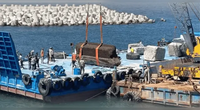 Arqueólogos recuperan fragmentos de una de las Siete Maravillas del Mundo Antiguo tras siglos bajo del mar.