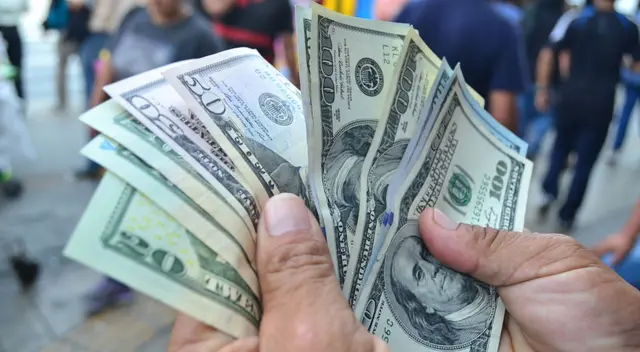 Este grupo de padres en EE. UU. recibirá hasta $2,200 directo a su cuenta.