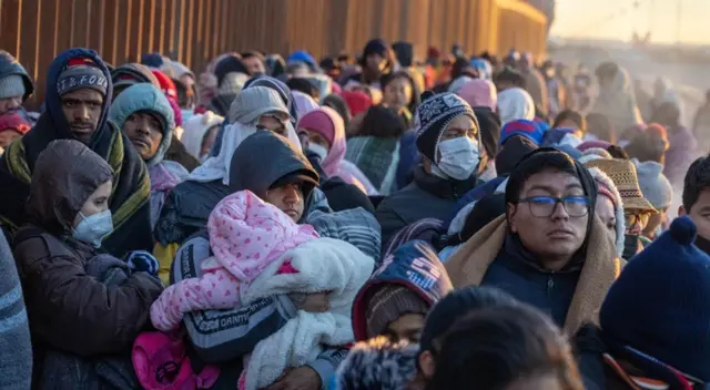 Estados Unidos confirma que deportará por estas infracciones de tránsito comunes.