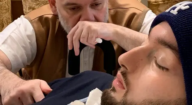 Al-Waleed bin Khalid solo tenía 15 años cuando sufrió un terrible accidente de tránsito en Londres.