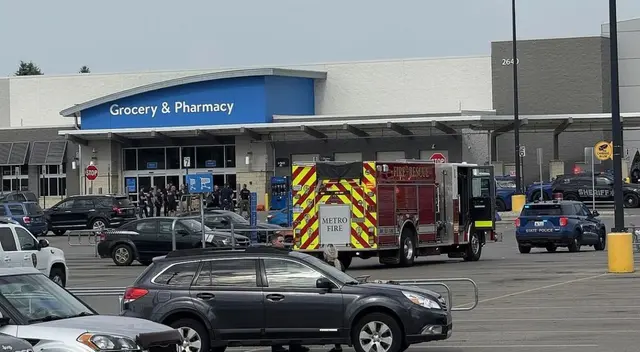 Apuñalamiento en Walmart deja 11 heridos y un sospechoso arrestado.
