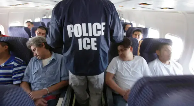 La medida que está utilizando el ICE para deportar a inmigrantes.