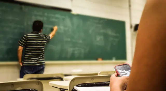 EE. UU. endurece reglas nuevo requisito de inglés para evitar deportaciones masivas.