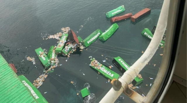 <strong> Puerto del Callao cerrado tras impactante accidente con buque taiwanés: decenas de contenedores al mar.</strong>   