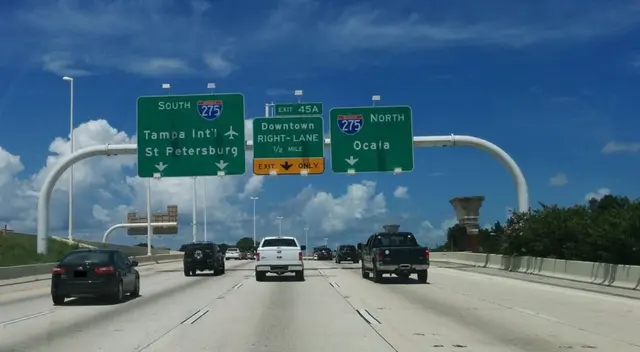 Conductor furioso en Florida apunta con pistola y se sorprende al ver que su rival estaba igualmente armado.