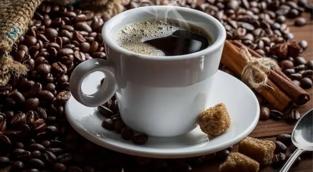 Retiran del mercado famosa marca de café por presencia de vidrio en miles de bolsas y envases: revisa si la tienes