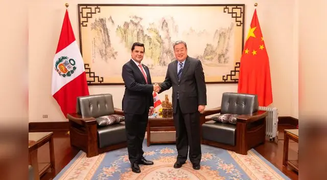 Importante reunión en favor del deporte peruano.