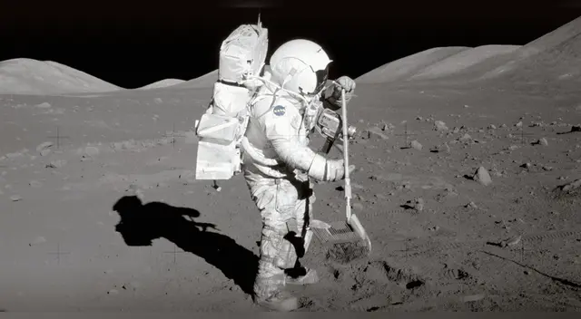 La NASA abre las rocas lunares del Apolo 17 y revela un hallazgo inquietante.