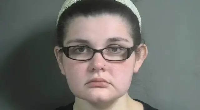 Visitaba a su hijo internado, pero médicos revelaron el oscuro secreto de la madre.