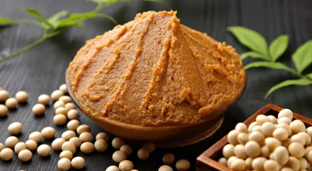 Aprende cómo usar el miso correctamente en tu cocina diaria y por qué es ideal para tu salud